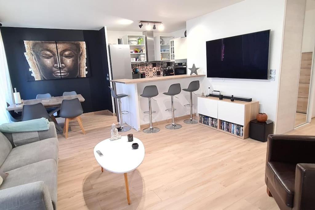 Charmant Logement Avec Jacuzzi Mantes-la-Jolie Kültér fotó