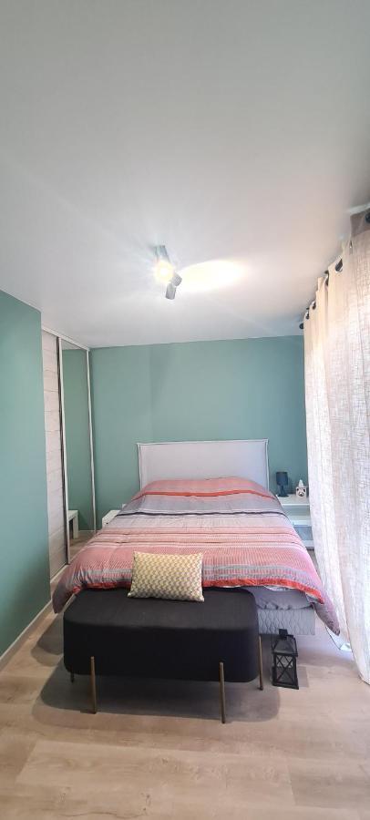Charmant Logement Avec Jacuzzi Mantes-la-Jolie Kültér fotó