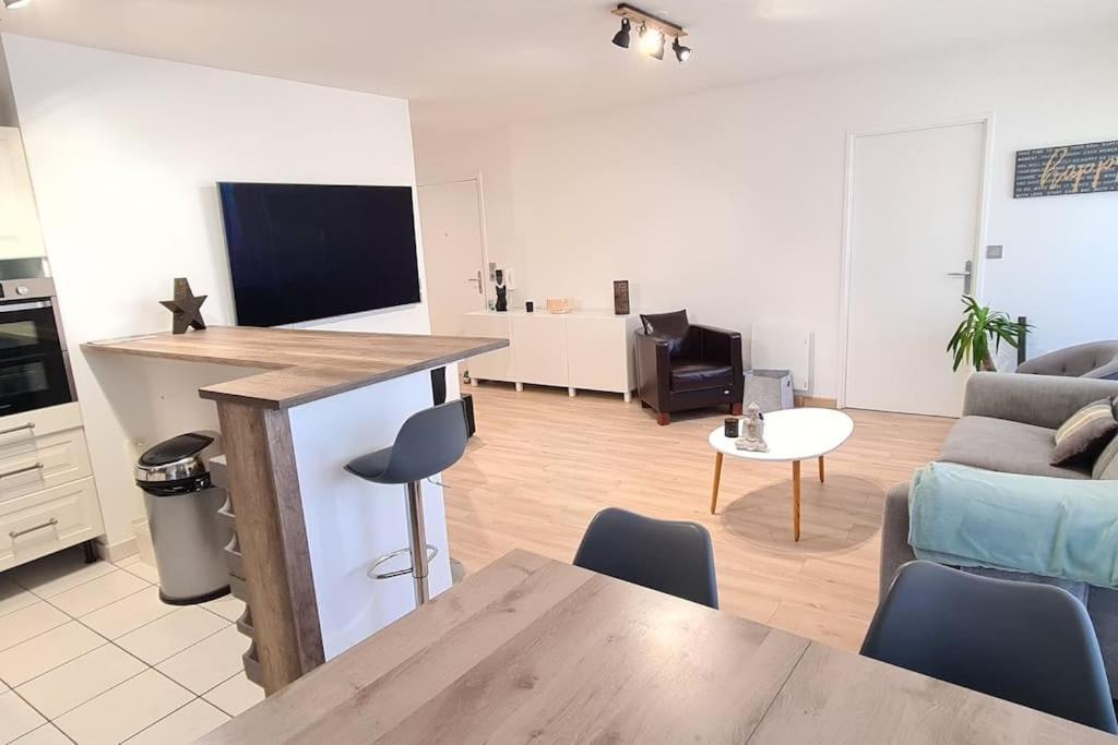 Charmant Logement Avec Jacuzzi Mantes-la-Jolie Kültér fotó