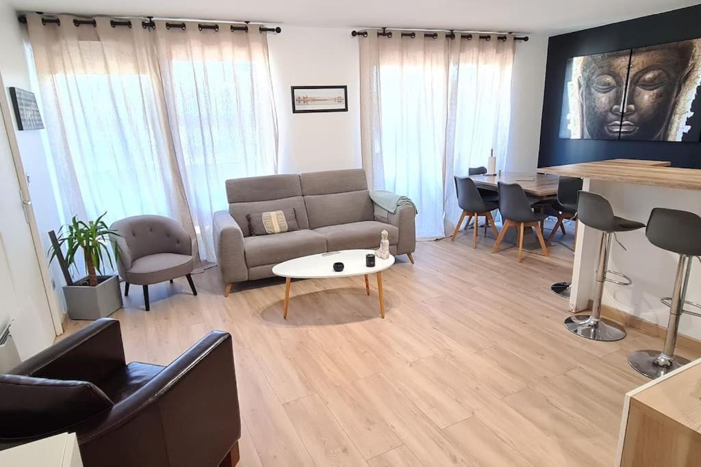 Charmant Logement Avec Jacuzzi Mantes-la-Jolie Kültér fotó