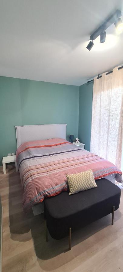 Charmant Logement Avec Jacuzzi Mantes-la-Jolie Kültér fotó